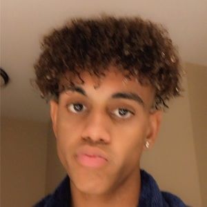 Meet your Posher, Elijah